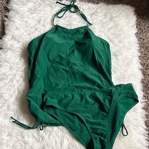 NWOT Green 2 Piece Halter Tie Swim Set M